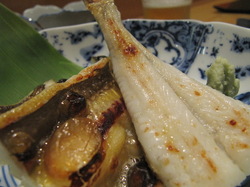 お寿司の穴子はたれの味だけしか感じないんだけど白焼は本当の素材の味だね。